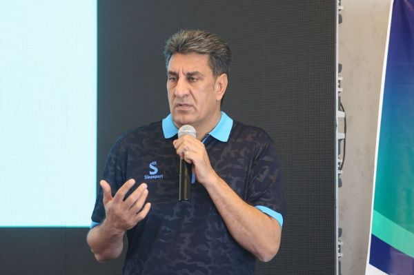 افشاریان کاهش تعداد داوران لیگ دسته اول فوتبال پیرو مصوبه هیات رییسه است