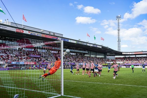 تساوی فاینورد مقابل اسپارتاروتردام در حضور 46 دقیقهای جهانبخش