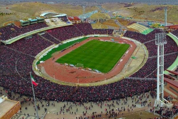  تکمیل ظرفیت جایگاه بانوان ورزشگاه یادگار امام  ره  تبریز