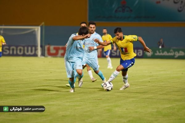 صنعت نفت یک - پیکان یک رستگاری برزیل با یک عراقی کشیده شدن ترمز پیکان در آبادان