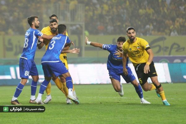  گزارش تصویری اختصاصی  دیدار تیمهای سپاهان و استقلال