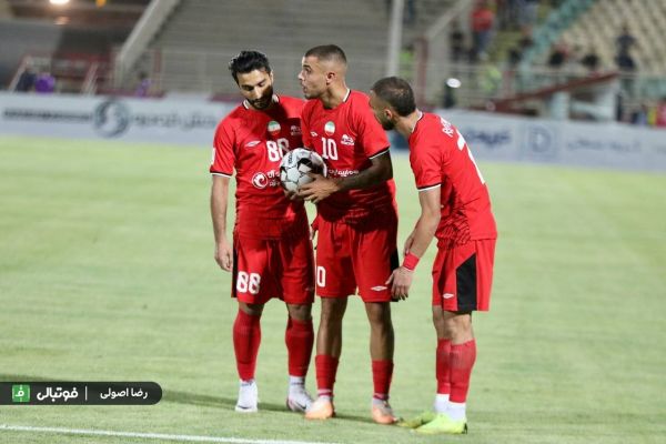  واکنش بحث‌برانگیز در تراکتور  ایرانی‌ها سکوت کردند، خارجی‌ها عذر خواستند