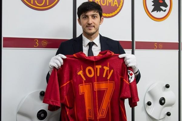  چرا سردار آزمون در مراسم معارفه دستکش به دست داشت