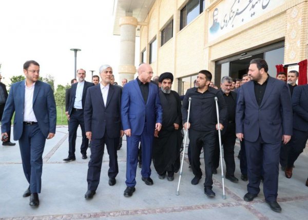 حضور قالیباف در مراسم افتتاحیه ساختمان جدید فدراسیون کشتی(عکس)