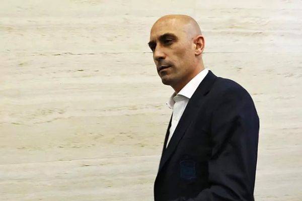 مادر روبیالس، در حمایت از پسرش اعتصاب غذا کرد