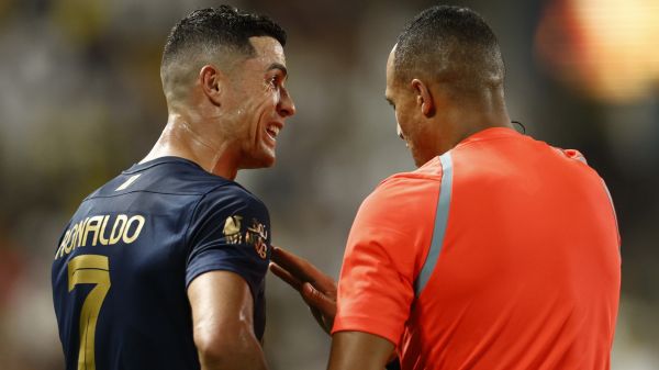  جمله جالب رونالدو به داور  همیشه علیه من هستید