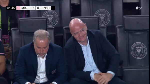  عکس؛ رییس فیفا و تماشای بازی مسی در اینتر میامی