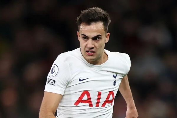  مدافع سابق تاتنهام در یک قدمی رفتن به منچستریونایتد