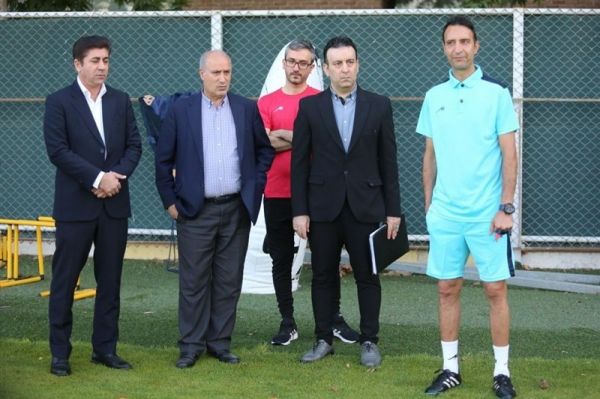 فرقانی آنقدر بازیکن شایسته و خوب در لیگ حضور دارند که انتخاب بازیکنان این تیم سخت بود