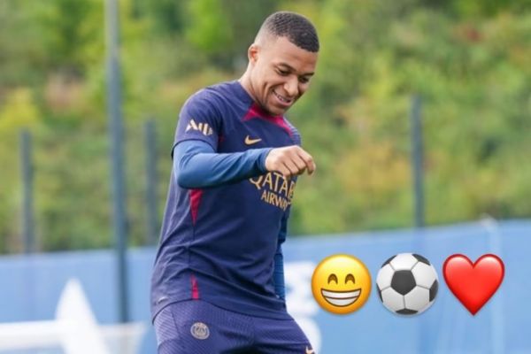 عکس؛ واکنش امباپه به ماندن در پیاسجی