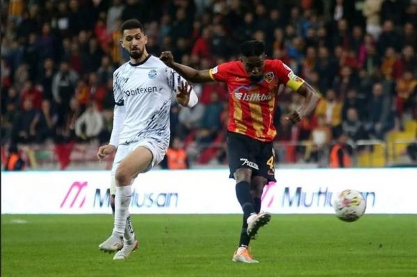  تساوی کایسری‌اسپور مقابل آنتالیااسپور در حضور کامل کریمی