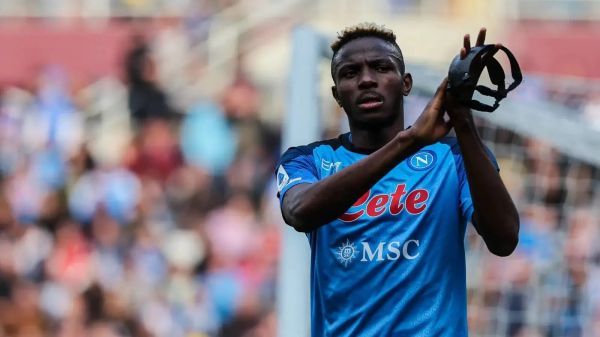 پاسخ عجیب ناپولی به الهلال با 200 میلیون فقط میتوانید یک پای اوسیمهن را بخرید