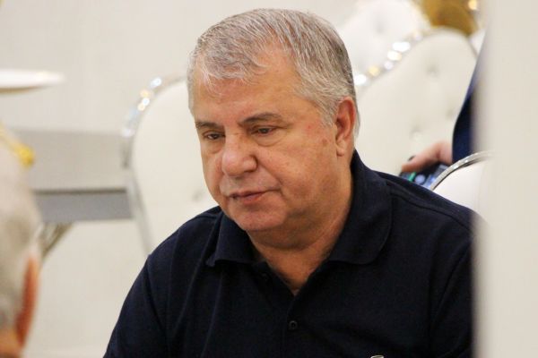 بررسی تحلیل علی پروین از ولخرجی باشگاههای عربستان؛ تیم ملیشان ضعیف میشود