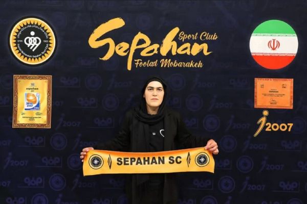  كودايى در سپاهان ماندنى شد  نظرى و داوودى هم تمديد كردند