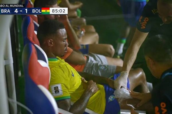 خطر از بیخ گوش آرسنال گذشت بازگشت مدافع برزیلی به تمرینات