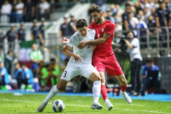  اعتراض ایران به کنفدراسیون فوتبال آسیا بازیکن ازبکستان 2 کارت زرد گرفت اما اخراج نشد