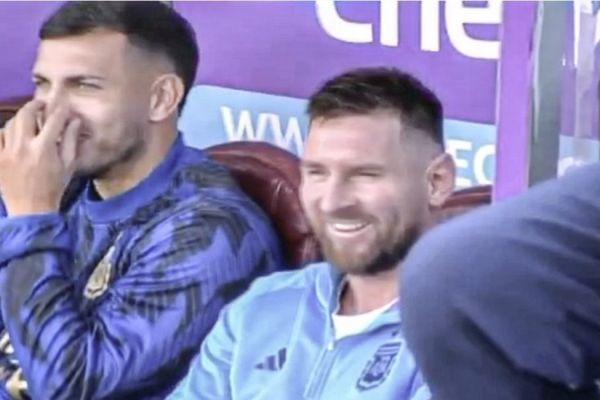 عکس؛ خندههای مسی پس از گلزنی انزو فرناندز