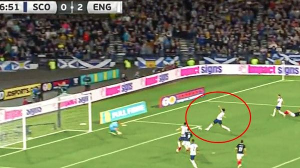 عکس؛ لحظهای که هری مگوایر در تیم ملی انگلیس گل به خودی زد