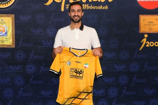 ادعای تسنیم رونمایی از بازیکنی که مدیربرنامههایش ۱۷ میلیارد از سپاهان میگیرد