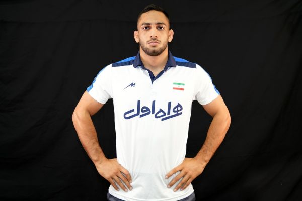  آذر‌پیرا حذف شد