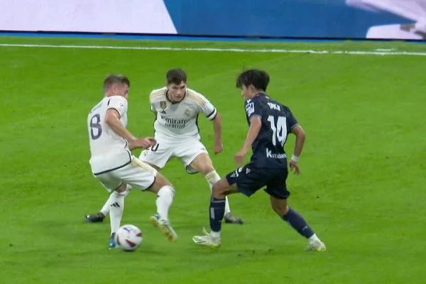  عکس؛ لایی خوردن کروس از بازیکن ژاپنی