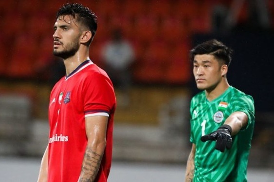 آزادی بهترین بازیکن نساجی و بمبئیسیتی شد