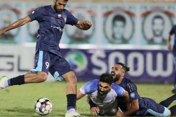  تب داغ کشتی به بازی ملوان و پیکان رسید