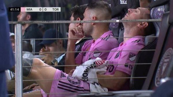  عکس؛ چهره ناراحت و عصبانی مسی پس از تعویض در دقیقه 36