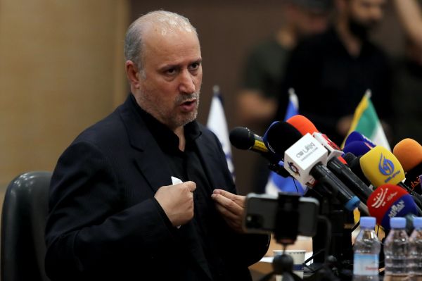 تاج بلوکه شدن پول یک کشور اساساً یک کار سیاسی است و فوتبالی نیست