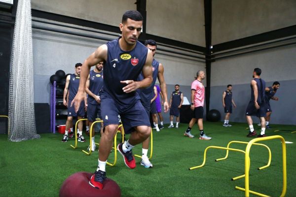  گزارش تصویری  تمرین بازیکنان پرسپولیس در سالن بدنسازی، شنبه 1 مهر