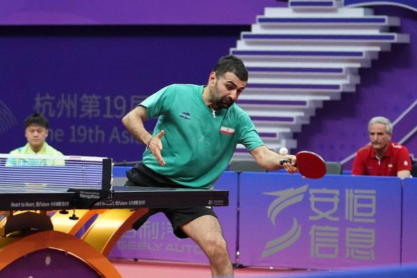 نوشاد عالمیان دست آخر را به صدای شلوغ و هیجانی سالن باختم