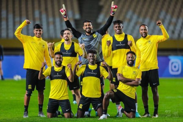  الاتحاد در نقش جهان ژست پیروزی گرفت