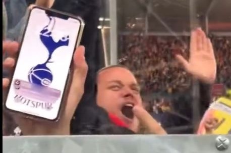 تمسخر آرسنال توسط هوادارن لانس