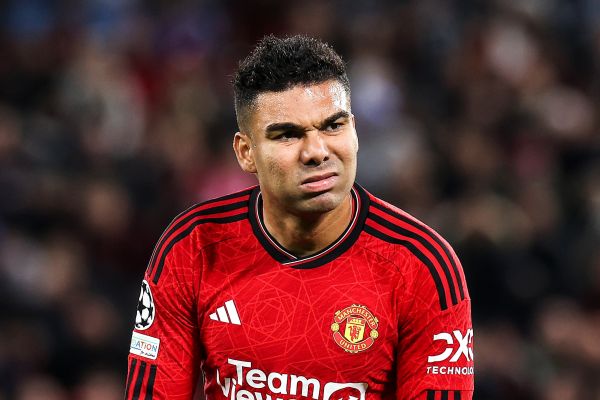  جلو زدن کاسمیرو از تعداد کارت قرمزهایش در رئال مادرید، با منچستریونایتد