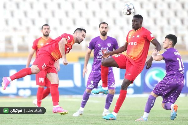  گزارش تصویری اختصاصی  دیدار تیمهای هوادار و فولاد