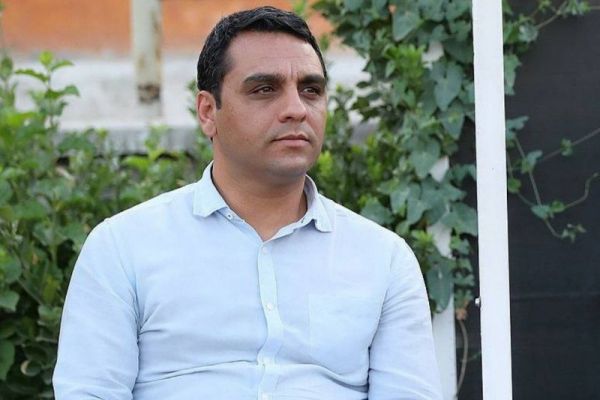 فتاحی استقلال می خواهد بازی نکند خودش میداند