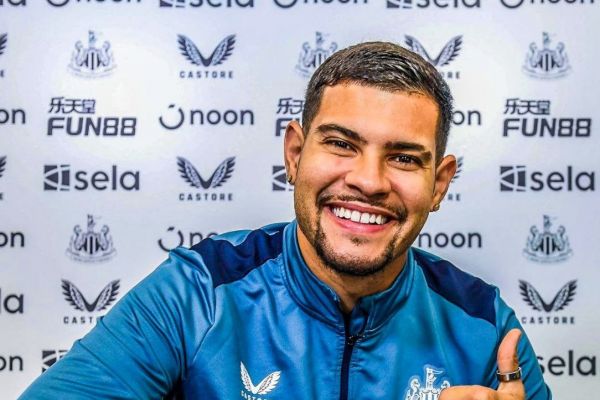  قرارداد ملی پوش برزیلی نیوکاسل تمدید شد