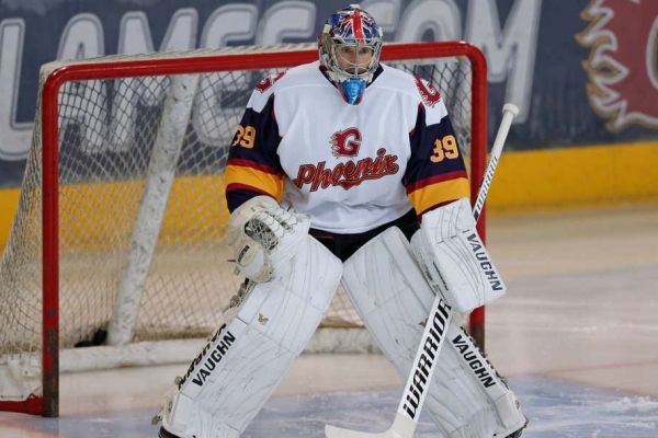 پیتر چک، حالا در زمین یخی به مهار توپها ادامه میدهد