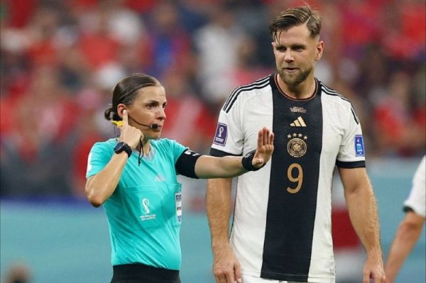  قضاوت در ومبلى در انتظار نابغه داورى زنان