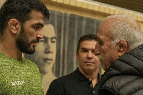  برزگر  تیلور قوی‌تر از حسن یزدانی نیست، فقط می‌داند چطور باید با او کشتی بگیرد