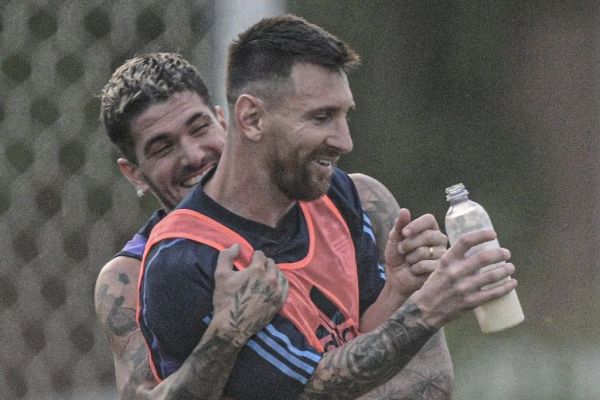  عکس؛ شوخی و خنده‌های مسی و رودریگو دی پل در تمرین آرژانتین