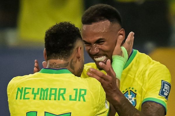  عکس؛ تشکر ویژه گابریل از نیمار پس از زدن اولین گل ملی