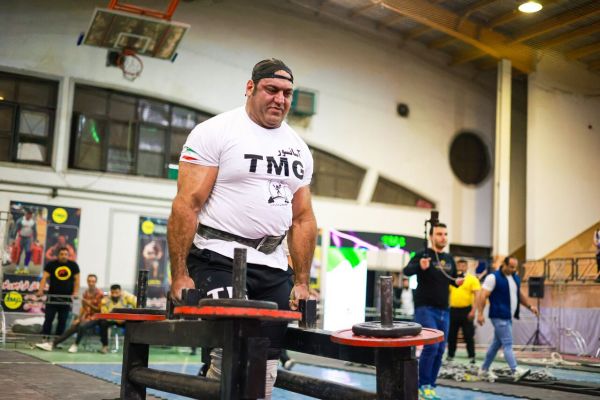 درگیری و چاقوکشی در مسابقات قویترین مردان ایران