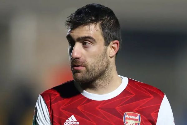  درماندگی بایرن مونیخ  قهرمان آلمان به دنبال مدافع 35 ساله سابق آرسنال