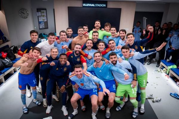 عکس؛ خوشحالی اسپانیاییها در رختکن پس از صعود به یورو 2024