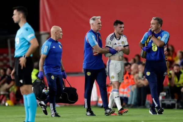 دردسر جدید کلوپ احتمال غیبت 10 هفتهای ستاره لیورپول