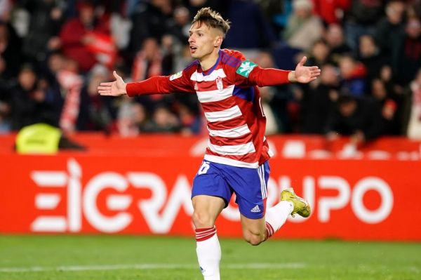 بارسلونا به دنبال خرید بازیکنی که دو گل به آنها زد