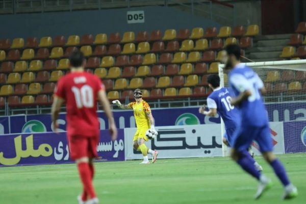 بازگشت سریع سنگربان اتریشی با نقاب و کلینشیت