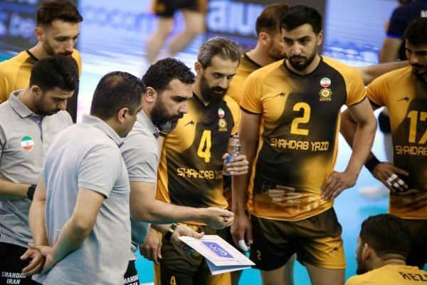  حضور تماشاگران خانم در دیدار هفته دوم تیم شهداب یزد لغو شد