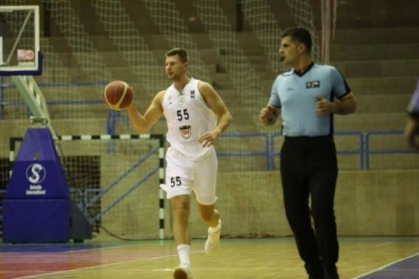  استارت لیگ برتر بسکتبال با پیروزی ذوب آهن مقابل رعد پدافند